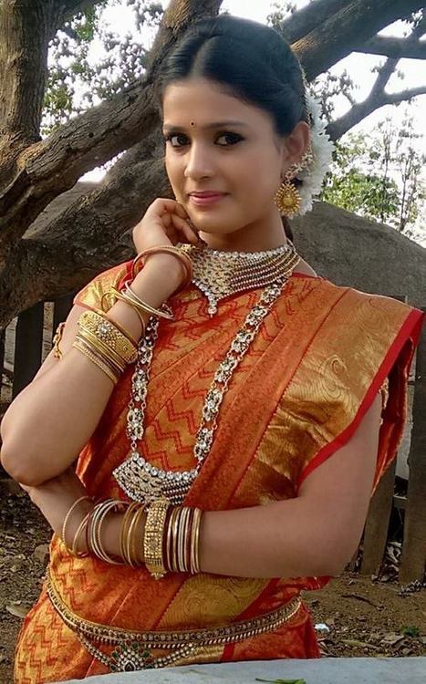 Laya Serial Actress Sravani Pictures