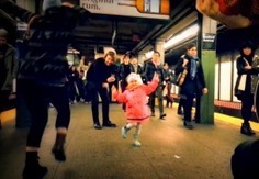 Cette petite fille qui ambiance le métro new-yorkais va vous mettre de très bonne humeur ! | Trollface , meme et humour 2.0 | Scoop.it