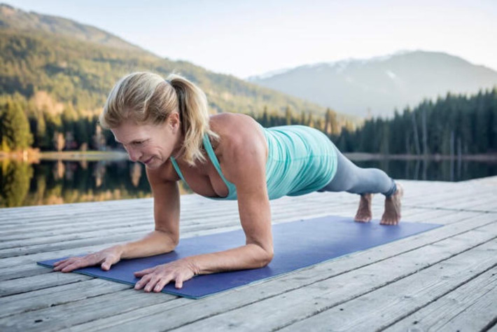 No weights? No problem - 6 bodyweight moves that build muscle as effectively as dumbbells | The Health Report | Scoop.it