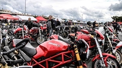 Record-breaking Ducati Monster Parade celebrates 25th anniversary: 500+ Ducatis make for a splendid sight! | Ductalk: What's Up In The World Of Ducati | Scoop.it