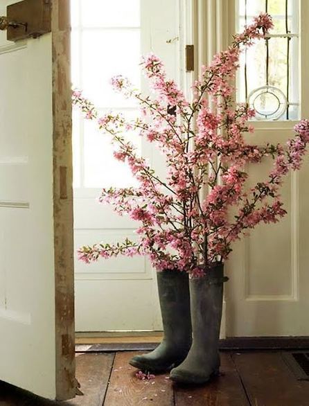 Boots of Flowers | 1001 Recycling Ideas ! | Scoop.it