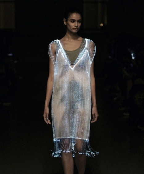 This fiber optic dress inspired by Tinker Bell is a step forward toward techcouturism | consumer psychology | Scoop.it