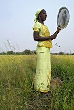 Les femmes sont responsables de la moitié de la production alimentaire mondiale | Questions de développement ... | Scoop.it
