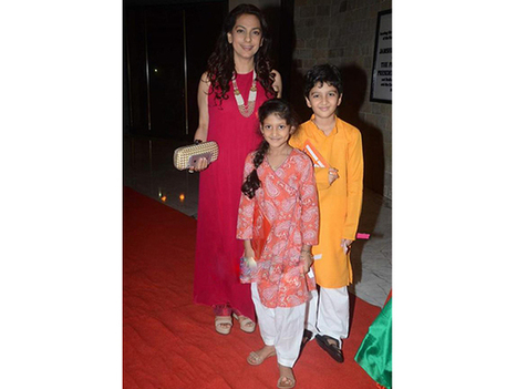 Juhi Chawla Blushes In Anita Dongre At Mahatma Screening | Celebrity Fashion Trends | Scoop.it