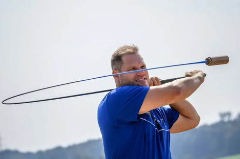 Le hornuss, un sport vieux de plusieurs siècles : Le palet a donné son nom, qui signifie frelon, à ce sport original parce qu'il émet un son qui rappelle le bourdonnement de l'insecte, lorsqu'il si... | Insect Archive | Scoop.it