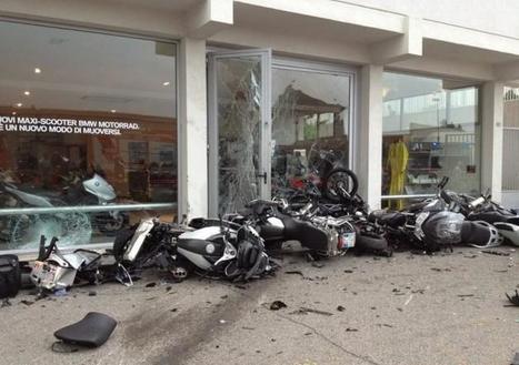 Lamborghini Murcielago crashes - CariGold Forum | Ductalk: What's Up In The World Of Ducati | Scoop.it