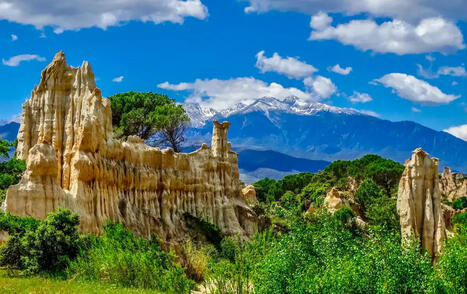 Ce paysage lunaire méconnu va vous faire oublier que vous êtes en France – | FLEurons de France | Scoop.it