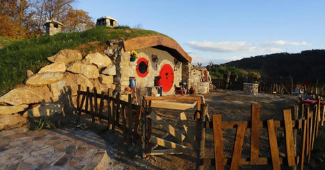 [Inspiration] Quatre sœurs créent un village de maisons Hobbit en Bosnie | Build Green, pour un habitat écologique | Scoop.it