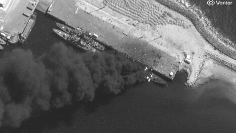 Iranian Frigate Seen Ablaze After Being Struck In Port | DEFENSE NEWS | Scoop.it