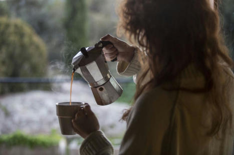 El caf&eacute; es beneficioso para casi todo el mundo (pero mejor solo y sin az&uacute;car) | Salud y bienestar | EL PA&Iacute;S | Salud Publica | Scoop.it