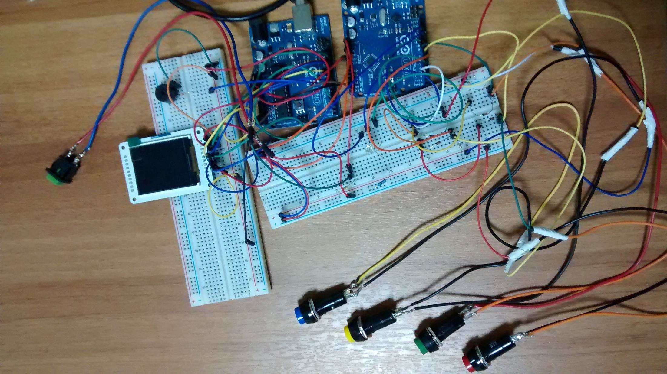 Smart Tank Chassis with Ultrasonic Sensor using Arduino - duino