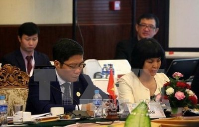 ASEAN economic ministers hold consultation with partner countries - News VietNamNet