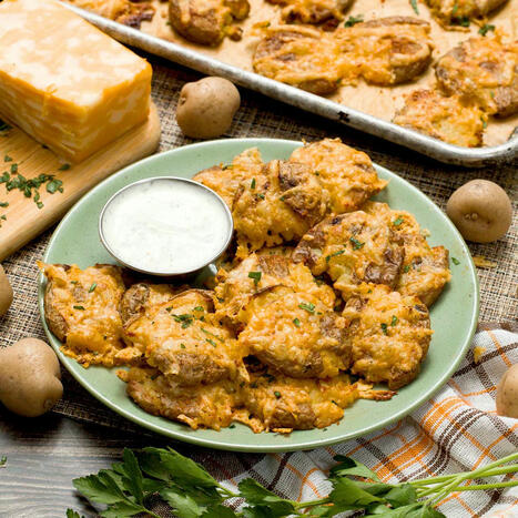 Easy Cheesy Smashed Potatoes Oven Baked Crispy | Hobby, LifeStyle and much more... (multilingual: EN, FR, DE) | Scoop.it
