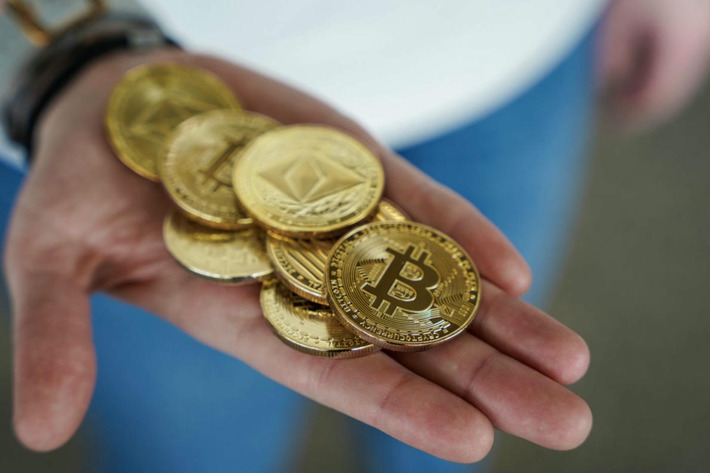 Le Bitcoin repasse la barre des 100 000 dollars, en route vers un nouveau record ? | LA BLOCKCHAIN | Scoop.it