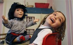 Kaspar the friendly robot helps autistic kids | Kids-friendly technologies | Scoop.it