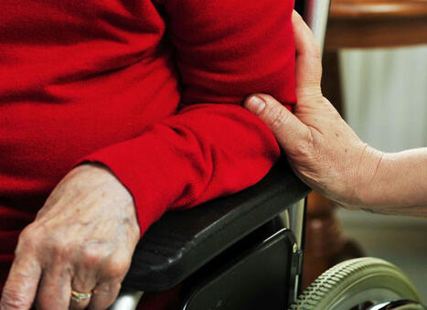 Muistisairas vanhus vaelteli k&auml;yt&auml;v&auml;ll&auml; edestakaisin &ndash; Toiset eiv&auml;t pystyneet h&auml;lytt&auml;m&auml;&auml;n apua: T&auml;llaisia ovat uuden ilmi&ouml;n karut seuraukset vanhustenhoidossa | 1Uutiset - Lukemisen t&auml;hden | Scoop.it