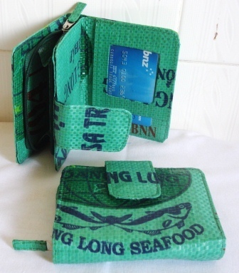 Eco-Friendly Wallets | Eco-Friendly Messenger Bags By Disabled Home Based Workers. | Scoop.it