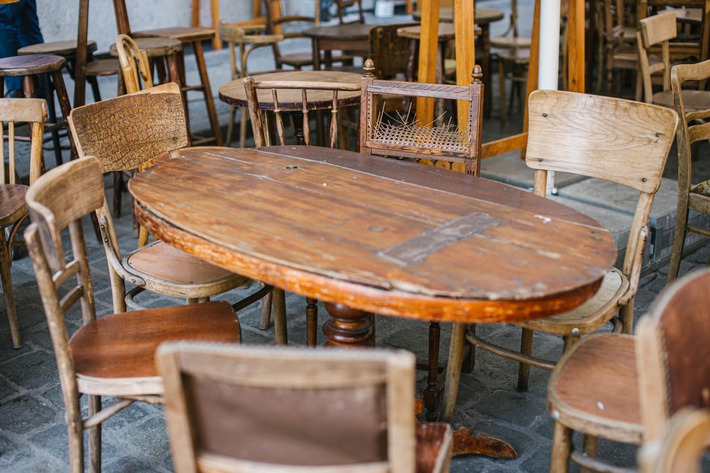 Achet&eacute;e 30 &euro; chez Emma&uuml;s, cette table est un tr&eacute;sor class&eacute; au patrimoine | D&eacute;couvrir, se former et faire | Scoop.it