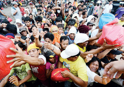 Victims beg for food after deadly typhoon – Storm Bopha returns to Philippines | Kuwait Times | The Asian Food Gazette. | Scoop.it