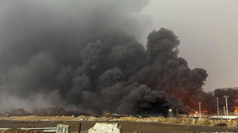 Pollution de l'air, mar&eacute;es noires, sols contamin&eacute;s... Pourquoi la guerre au Moyen-Orient fait craindre une crise environnementale et sanitaire majeure - franceinfo | Environnement | Scoop.it