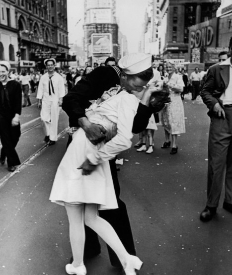 How a Physicist Solved the Mystery of an Iconic Photo | Strange days indeed... | Scoop.it