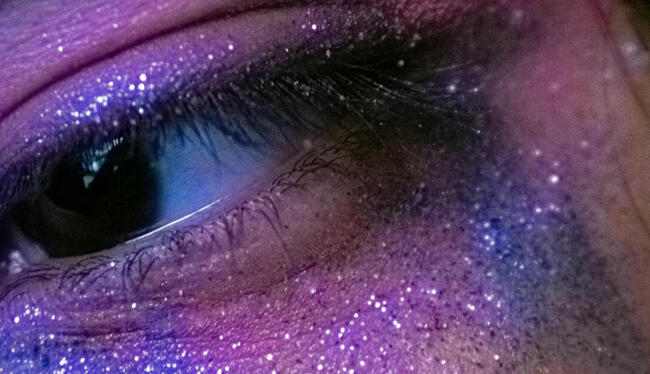 Festivals : pourquoi les paillettes sur le visage, c'est fini