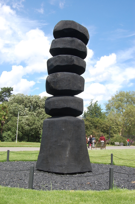 David Nash: Cairn Column | Art Installations, Sculpture, Contemporary Art | Scoop.it