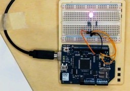 Twitter-controlled Mood Lamp using an Arduino | tecno4 | Scoop.it
