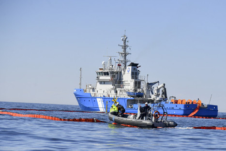 Gallery: Oil spill from WWII wreckage cleaned up in Narva Bay | News / le 27.05.2020 | Pollution accidentelle des eaux par produits chimiques | Scoop.it