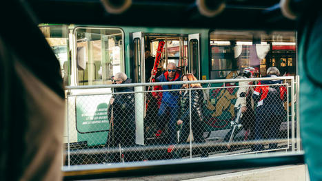 Au retour des pistes de ski, le train ne conna&icirc;t pas les bouchons, mais la saturation - Le Temps | Enjeux du Tourisme de Montagne | Scoop.it