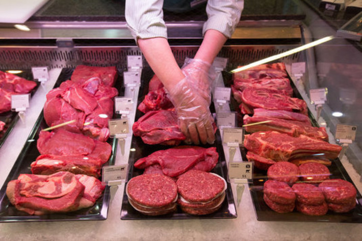 We Know We Should Eat Less Meat, So Why Aren't We Doing It? | The Health Report | Scoop.it