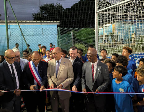 Philippe Diallo inaugure deux terrains &agrave; la R&eacute;union | F&eacute;d&eacute;ration Fran&ccedil;aise de Football (FFF) | Site Officiel | 5 - Equipements et lieux de pratique | Scoop.it