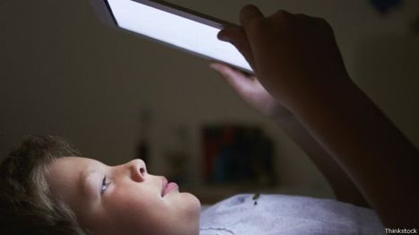 Por qué es mejor leer un libro de papel que uno electrónico antes de dormir | Bibliotecas Escolares Argentinas | Scoop.it