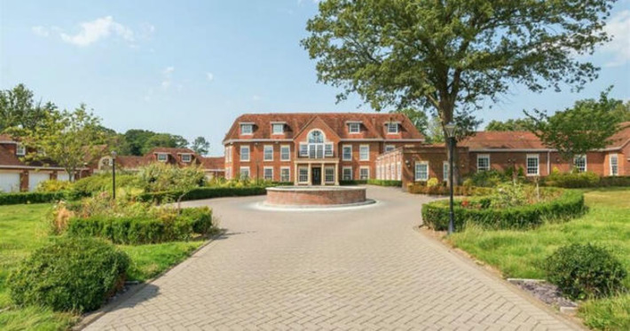 Mansion owned by former millionaire still up for sale for £5.5m | Real Estate Report | Scoop.it