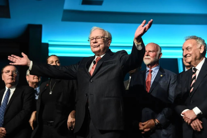 Warren Buffett Warns Against This Costly Investing Mistake &mdash; and People Over 50 Need to Pay Attention | Family Office & Billionaire Report - Empowering Family Dynasties | Scoop.it