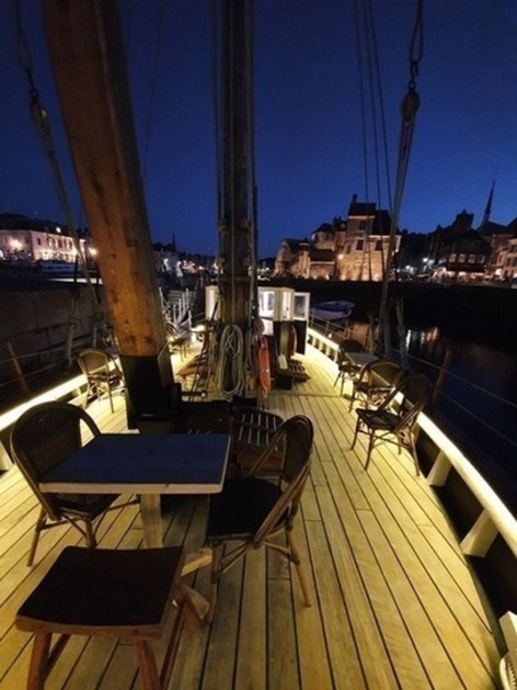 Honfleur. Un vieux gr&eacute;ement transform&eacute; en bar &agrave; hu&icirc;tres | Une semaine d'actu - Newsletter de veille de l'AURH | Scoop.it