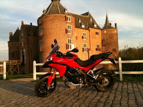 Ductalk | PhotosOfMotos | Frank Frambach | Multistrada 1200S | Castle Ammerzoden | Ducati Community | Ductalk: What's Up In The World Of Ducati | Scoop.it