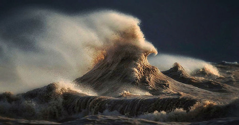 Photographer Captures Powerful Waves on Lake Erie as Liquid Mountains | pixels and pictures | Scoop.it