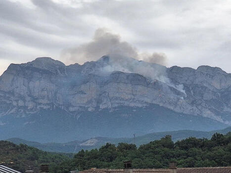Incendio forestal en la Pe&ntilde;a Monta&ntilde;esa | Vall&eacute;es d'Aure & Louron - Pyr&eacute;n&eacute;es | Scoop.it