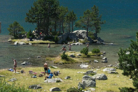 "Les lacs de montagne ne sont pas des stations baln&eacute;aires d'altitude" alerte Oc&eacute;ane Pasquet conservatrice de la R&eacute;serve Nationale du N&eacute;ouvielle | Vall&eacute;es d'Aure & Louron - Pyr&eacute;n&eacute;es | Scoop.it
