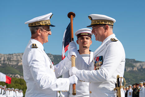 Marine nationale : l&rsquo;amiral Vaujour passera le t&eacute;moin &agrave; l&rsquo;amiral Cluzel le 15 juillet | DEFENSE NEWS | Scoop.it