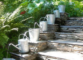 French watering cans create a beautiful water feature | Gardening Life | Scoop.it