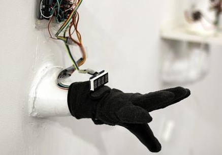 Un gant connecté redonne de la voix à ceux qui n'en ont pas | Science & Transhumanisme | Scoop.it