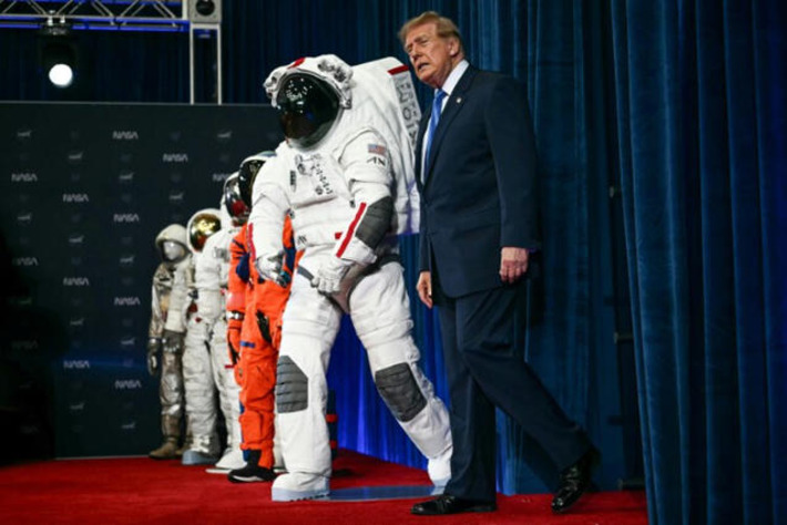 China warns against space 'battlefield' after US says weapons deployed | GeoPolitics Report | Scoop.it