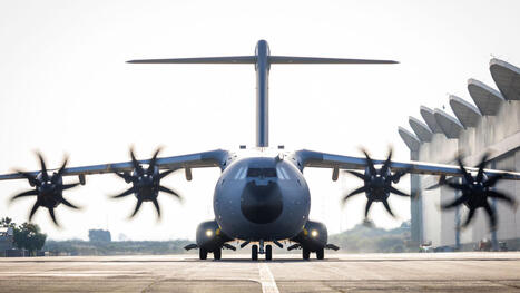L'Airbus A400M va pouvoir larguer 50 drones ou 12 missiles en plein vol : la transformation se confirme | DEFENSE NEWS | Scoop.it