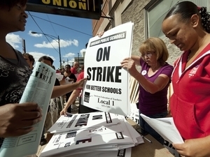 Chicago Teachers On Strike, Affecting 350,000 Students : NPR | CommonSenseOnComplexIssues | Scoop.it