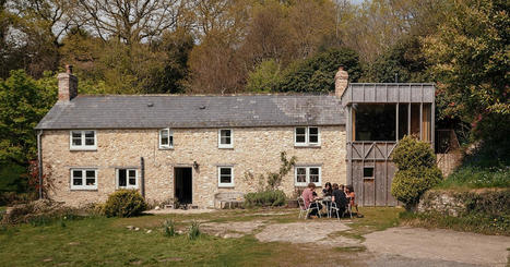 [Inspiration] Une extension contemporaine habillée de bois conçue pour un cottage traditionnel en pierre | Build Green, pour un habitat écologique | Scoop.it