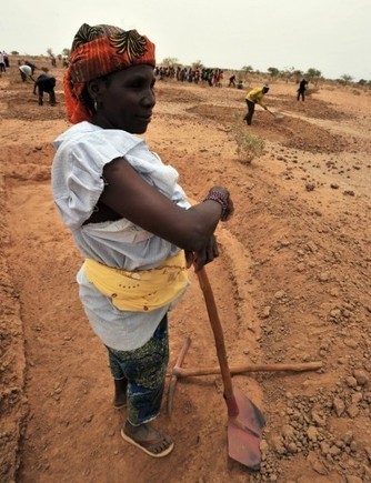 African Women Particularly Impacted by Climate Change | Climate Change & DRR in East Africa | Scoop.it