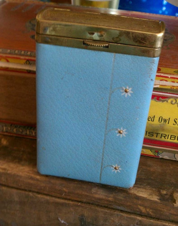 A vintage princess cigarette case in powder blue | Antiques & Vintage Collectibles | Scoop.it