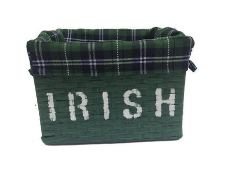 Green basket blue plaid liner storage card holder snack Tailgate ilPiccoloGiardino | Backyard Barbecues, Cookouts, tailgating ideas | Scoop.it